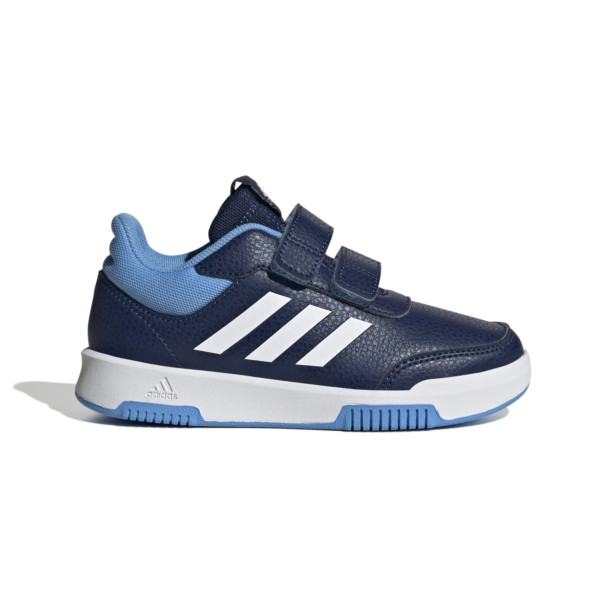 Sneaker robuste create in parte con materiali riciclati. - Adidas