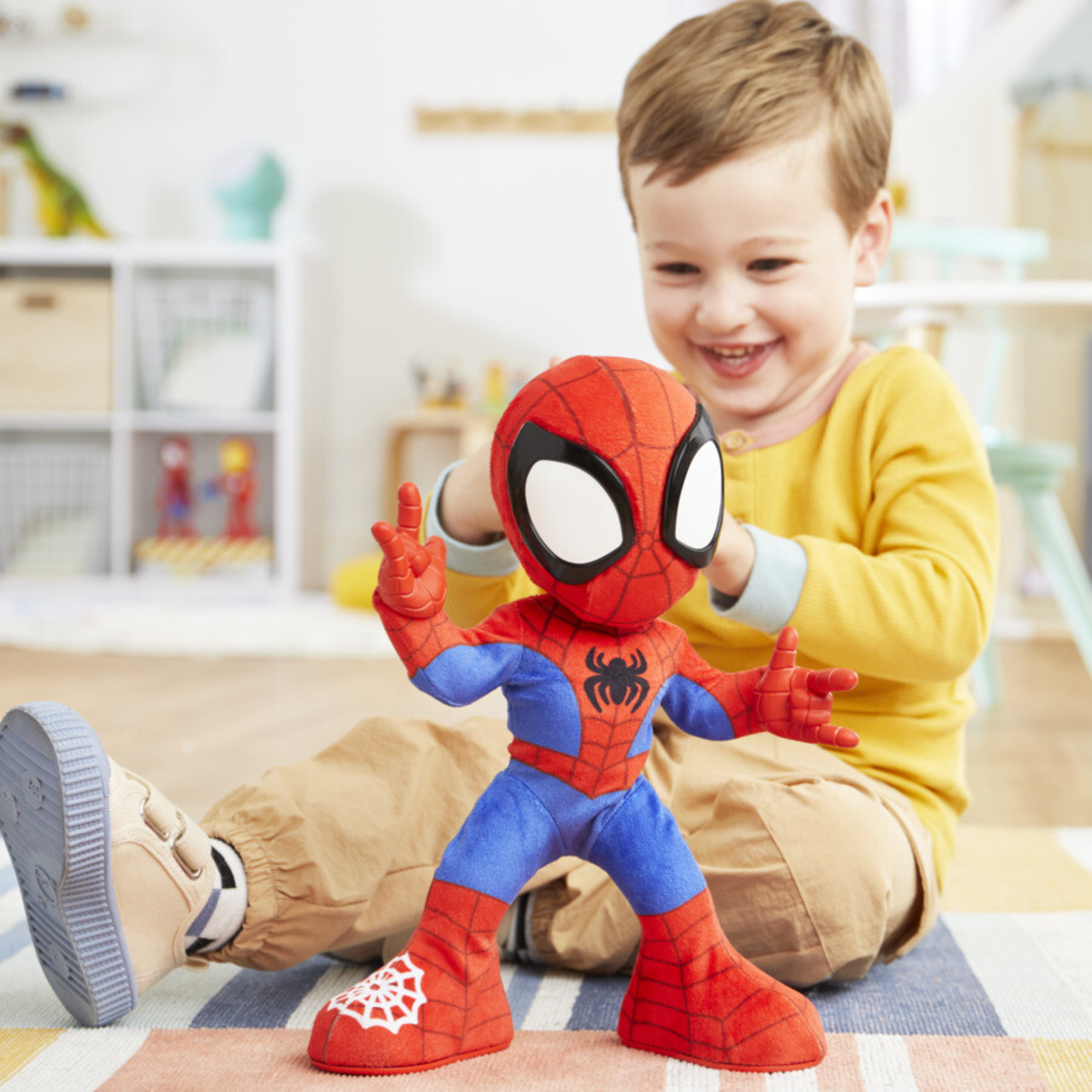 Hasbro marvel spidey e i suoi fantastici amici, spidey balla e gattona, peluche interattivo con 20 frasi e suoni, 2 canzoni - Spidey