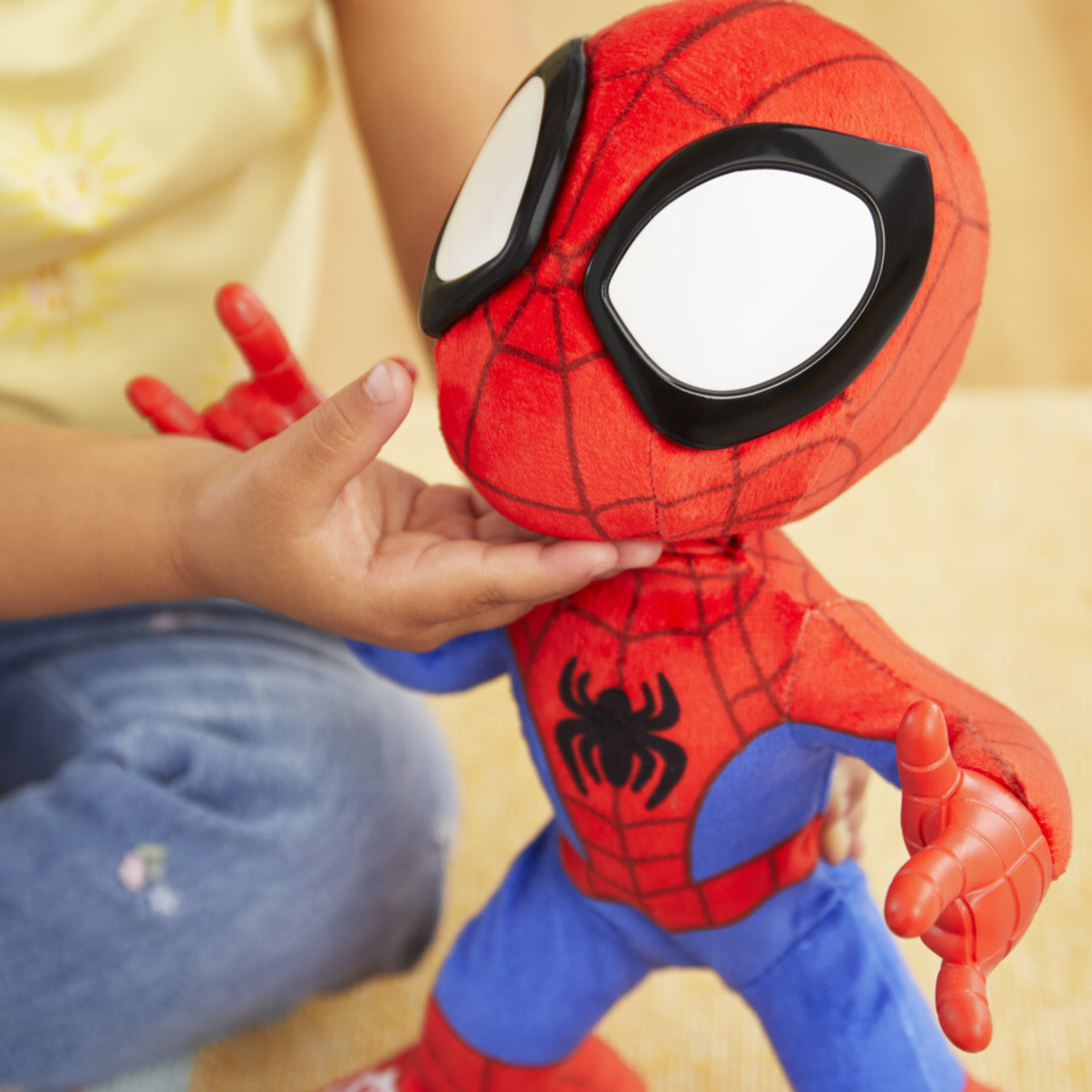 Hasbro marvel spidey e i suoi fantastici amici, spidey balla e gattona, peluche interattivo con 20 frasi e suoni, 2 canzoni - Spidey