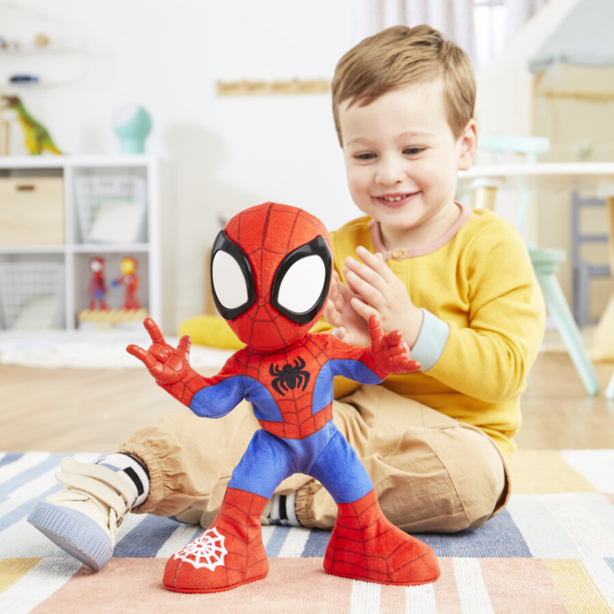 Hasbro marvel spidey e i suoi fantastici amici, spidey balla e gattona, peluche interattivo con 20 frasi e suoni, 2 canzoni - Spidey
